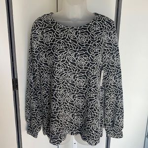 NWT Elle fashion sweatshirt 🌹